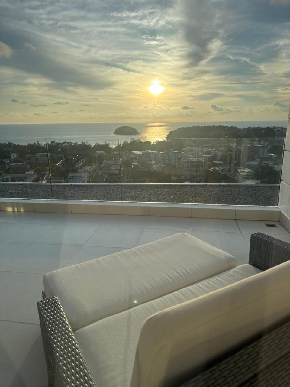 Epic Sea View, Outdoor Jacuzzi & Best Sunsets Apartment in Rawai