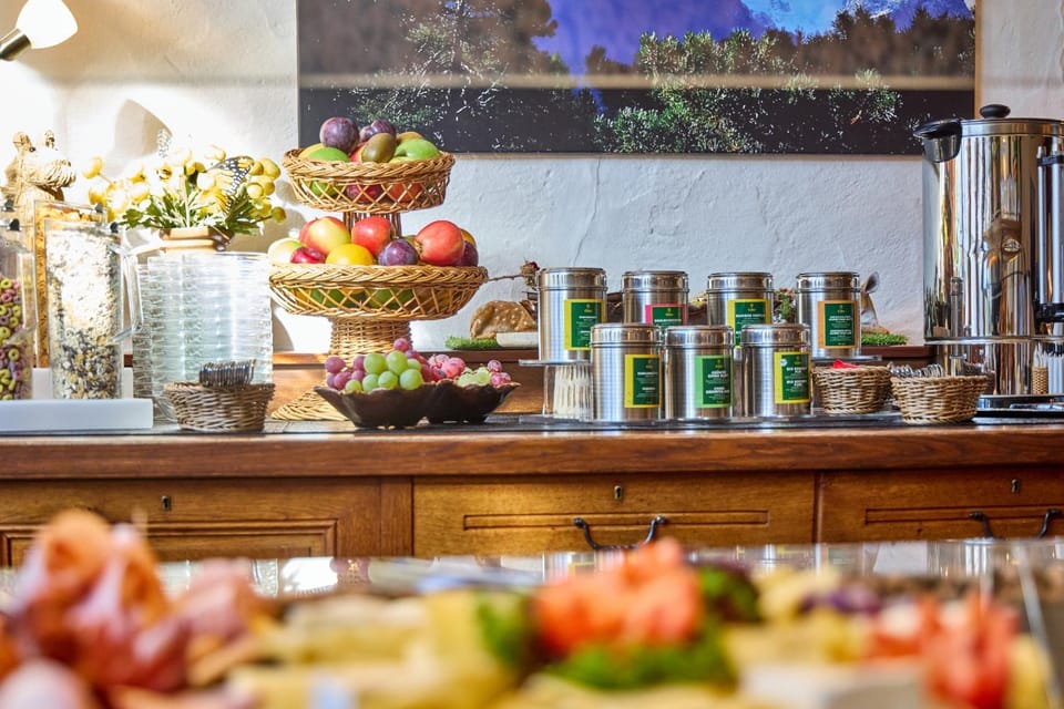 Breakfast, Buffet breakfast