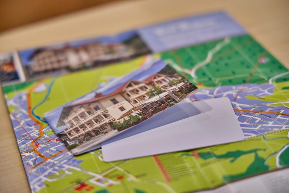 Photo of the whole room, Location