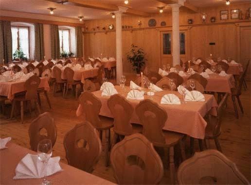 Restaurant/places to eat, Day