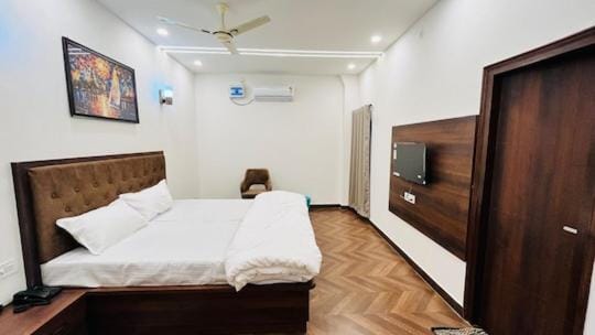 Gulmohar Hotel Hotel in Uttar Pradesh