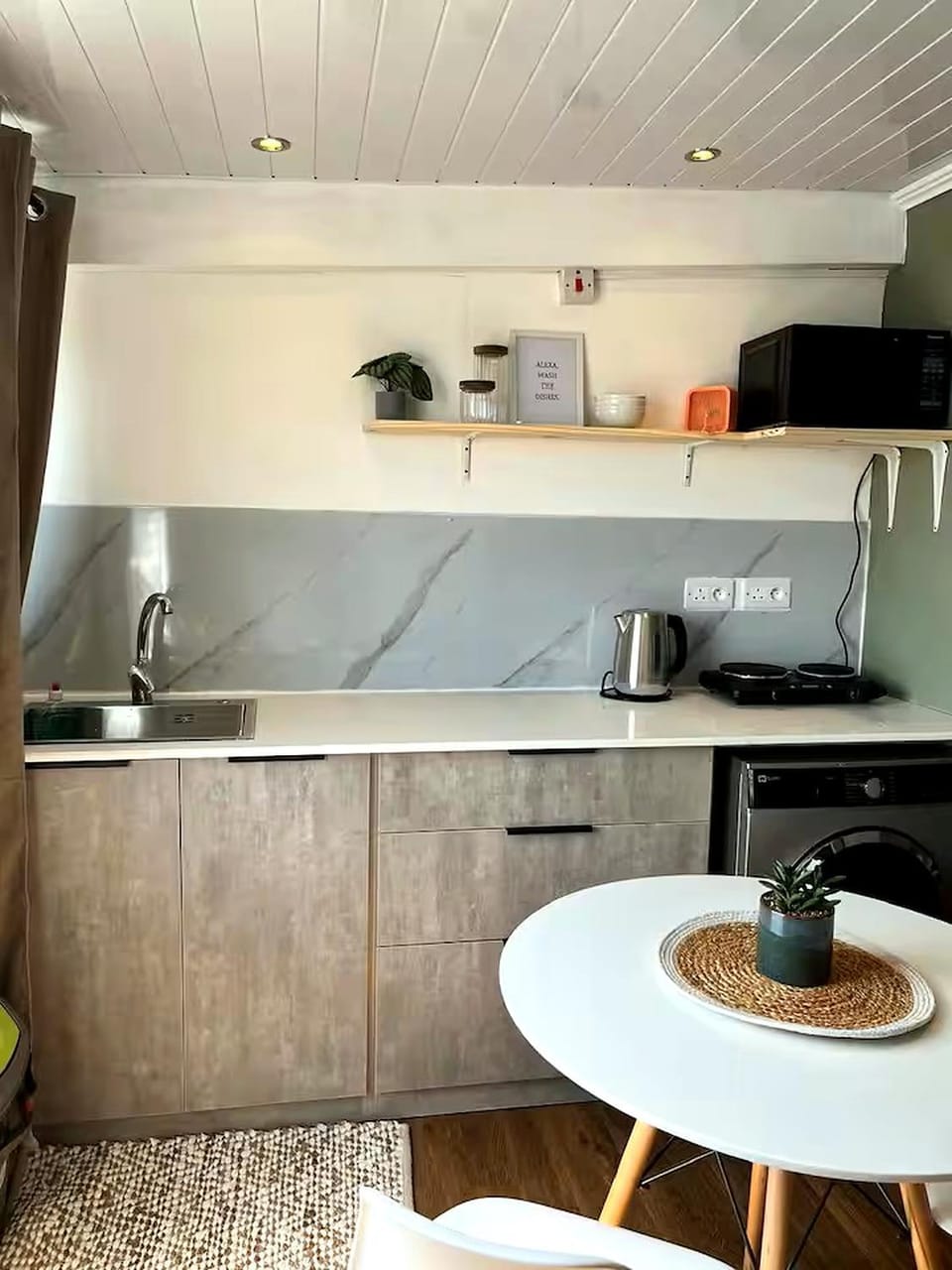Kitchen or kitchenette, stove