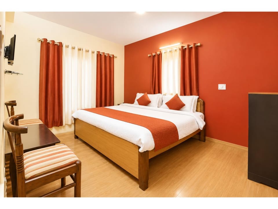 The Royal Chi-Nâr Lake View Nainital - Premium Hotel Stay with Spacious Rooms & Lake Views, Near Mall Road Hotel in Uttarakhand