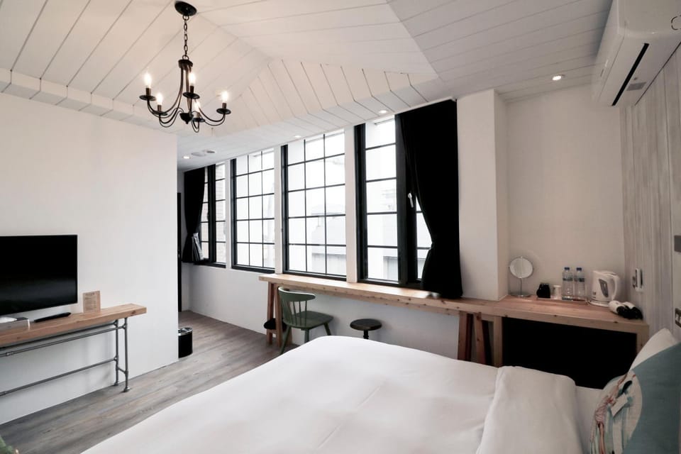 Bed, Photo of the whole room