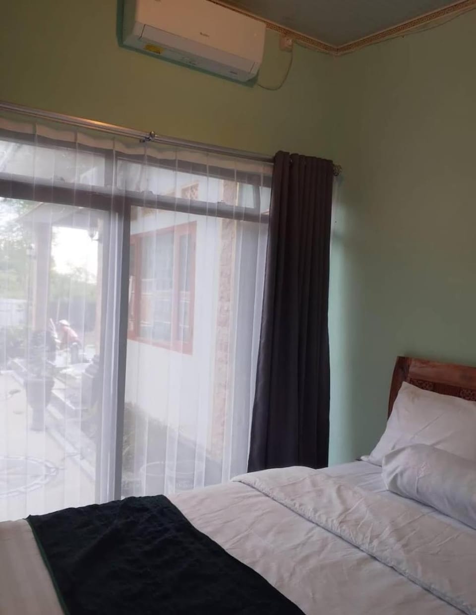 Bed, Photo of the whole room, Bedroom, air conditioner