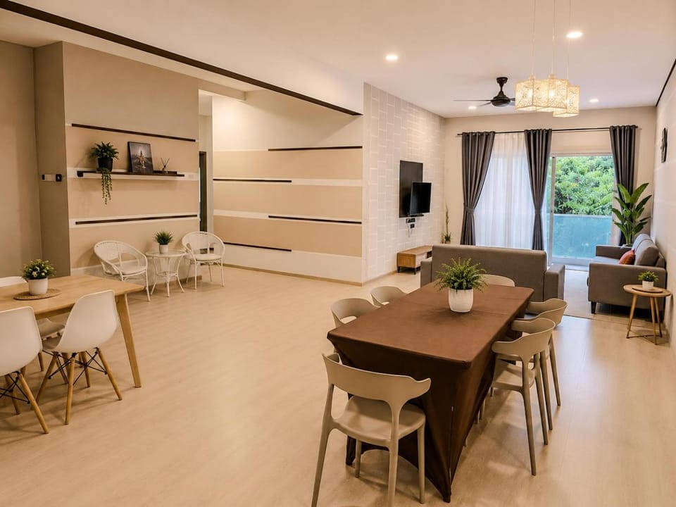 Living room, Seating area, Dining area