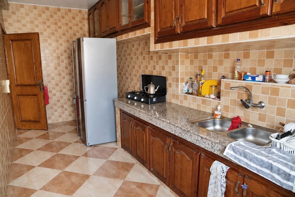 Spacious 86 m2 FAST Wi-Fi 10-min Walk to Ocean Apartment in Rabat