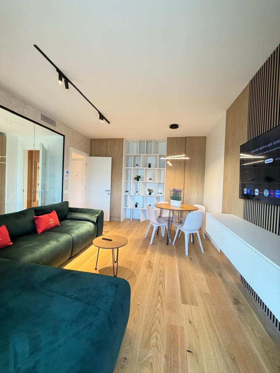 TV and multimedia, Living room, Seating area