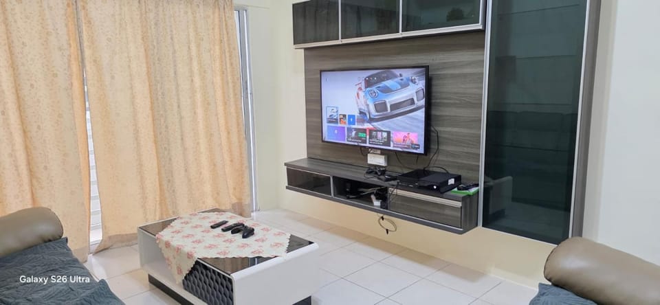 AYAAN GAMING HUB2 Xperience XBox Forza racing and free Wifi Apartment in Tanah Rata