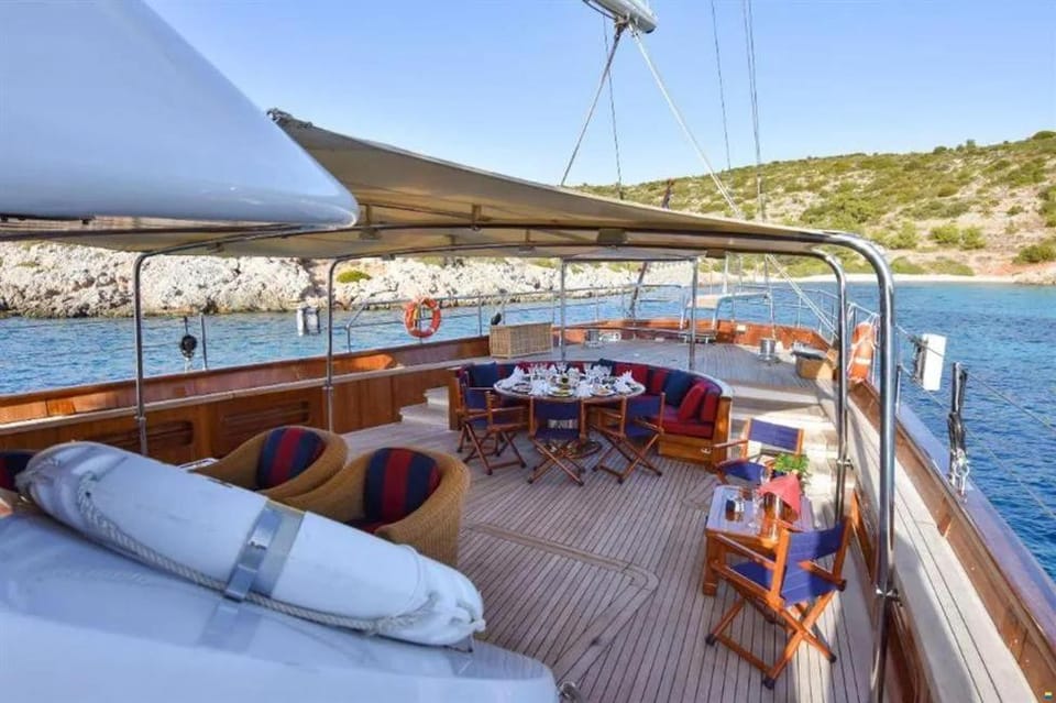 Boat Lara Docked boat in Halkidiki