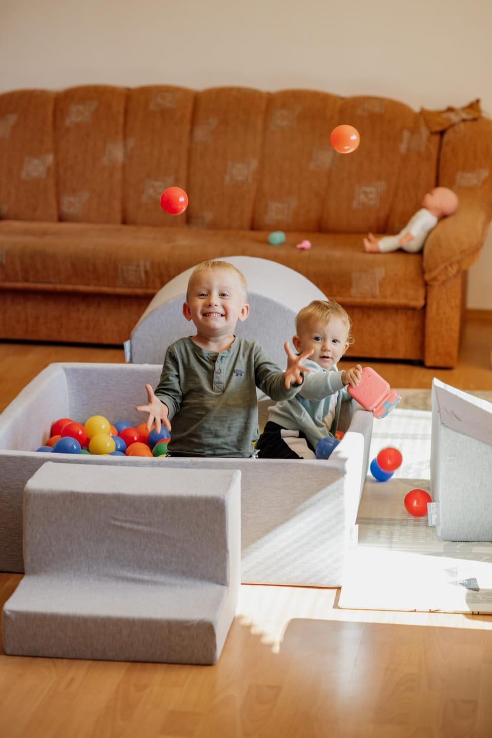 Communal lounge/ TV room, Living room, Seating area, children