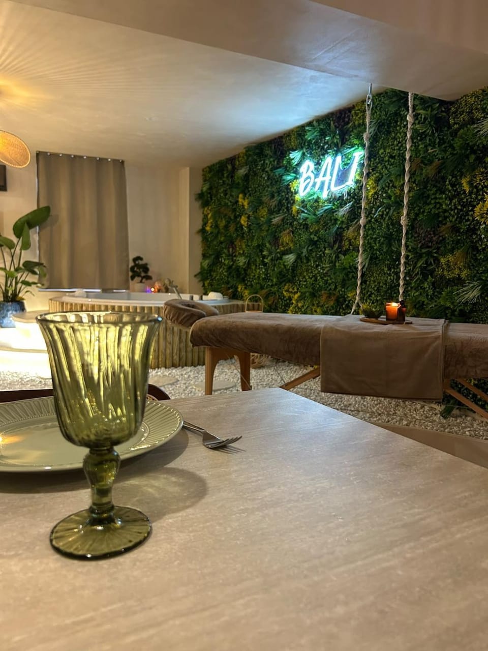 Nuit à Bali Clim Jacuzzi et Wi-Fi - Suite Bali Apartment in Arras