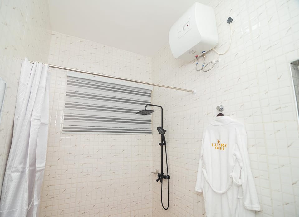 Shower, Bathroom, towels