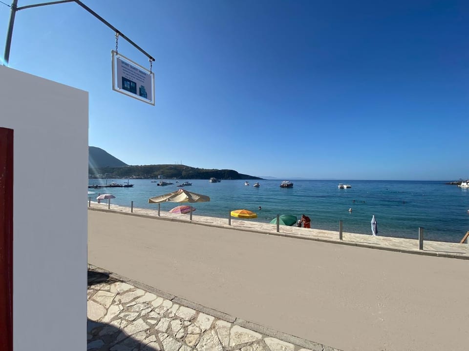 Facade/entrance, Sea view, Location