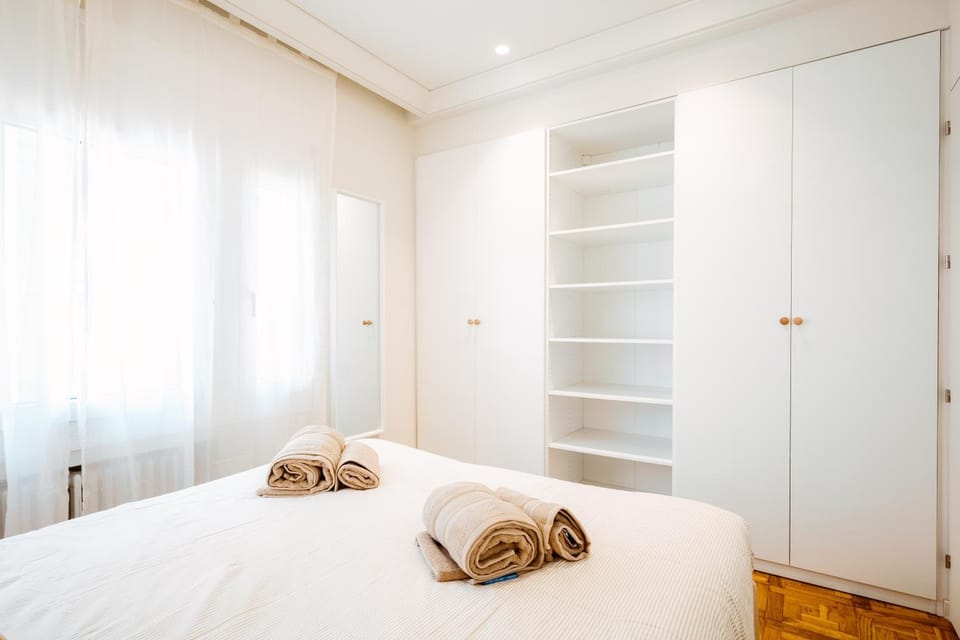 CasaLola - tranquilo, luminoso y espacioso piso en el centro Apartment in Zaragoza
