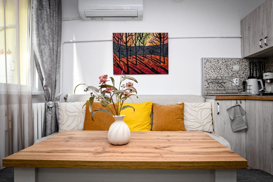 Living room, Seating area, air conditioner
