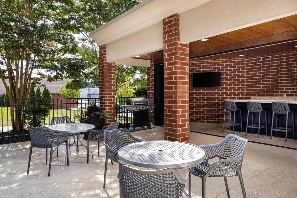 Patio, Swimming pool