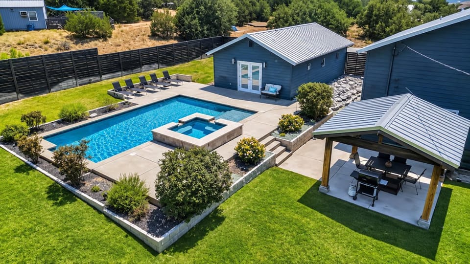 Patio, Bird's eye view, Garden, Hot Tub, Dining area, Swimming pool
