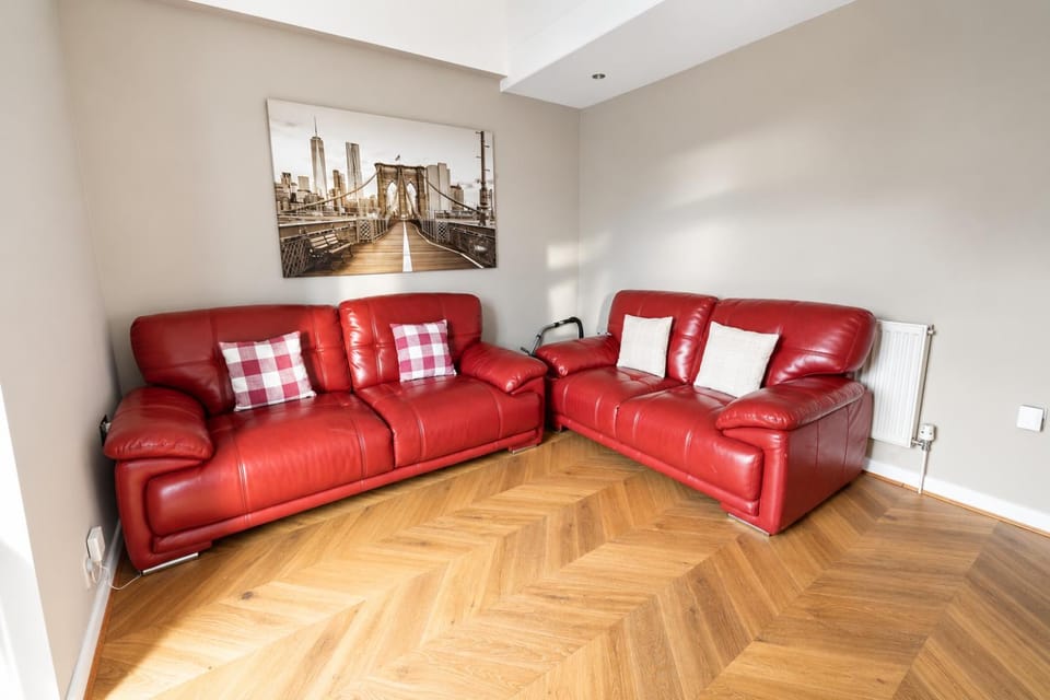 Spacious Swansea Home Near Beach and City Centre House in Swansea