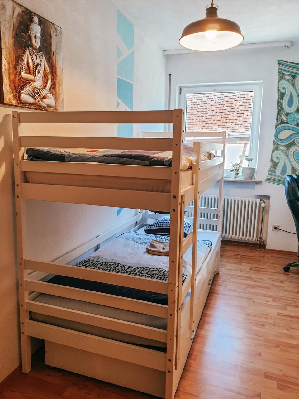 Photo of the whole room, Bedroom, bunk bed, furniture