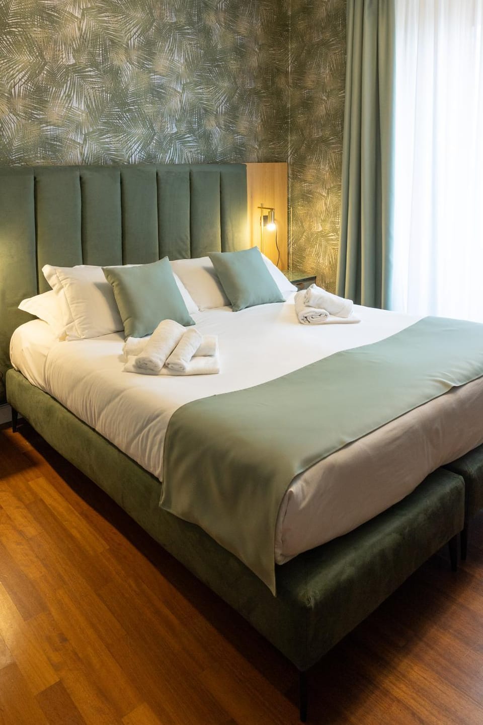Bed, TV and multimedia, Coffee/tea facilities, Photo of the whole room, Bedroom, towels