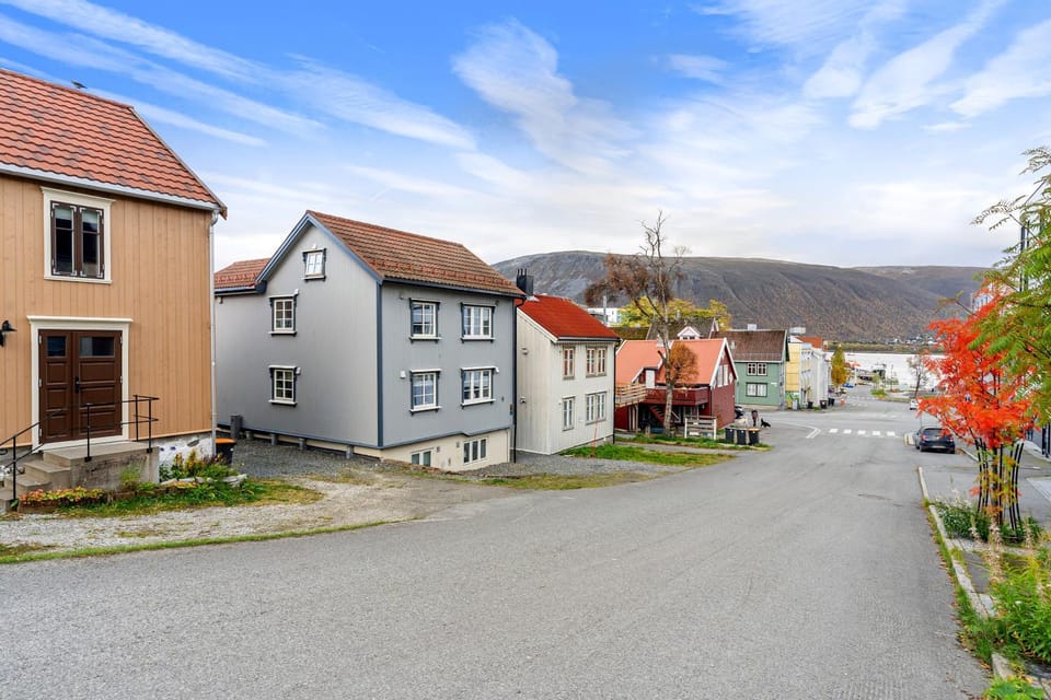 Property building, Neighbourhood, Street view, Location