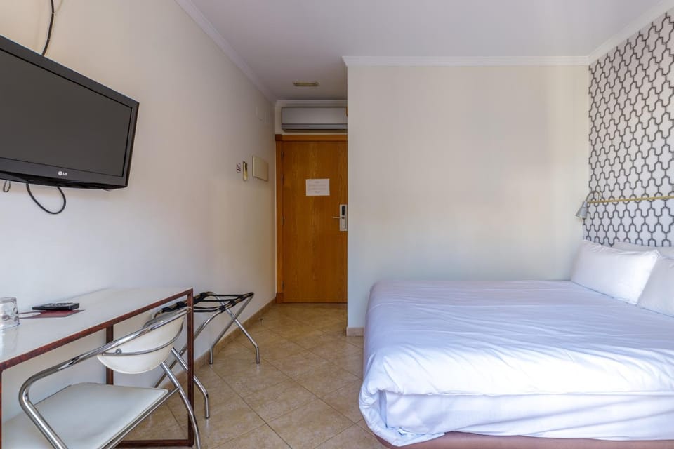 Bed, TV and multimedia