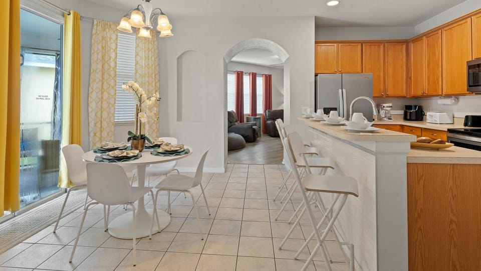 4BR Trafalgar Village Home w Private Pool House in Poinciana