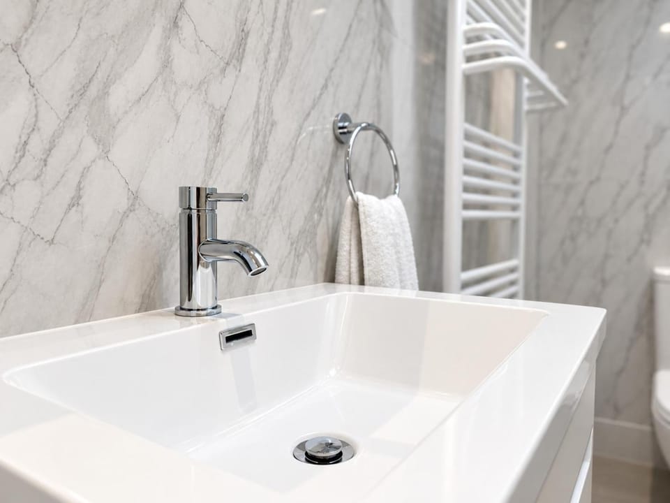Bathroom, towels