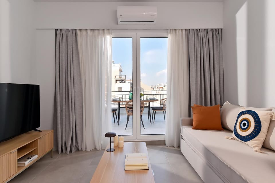 PJ Zeas Royal Junior Penthouse side sea view Apartment in Pireas