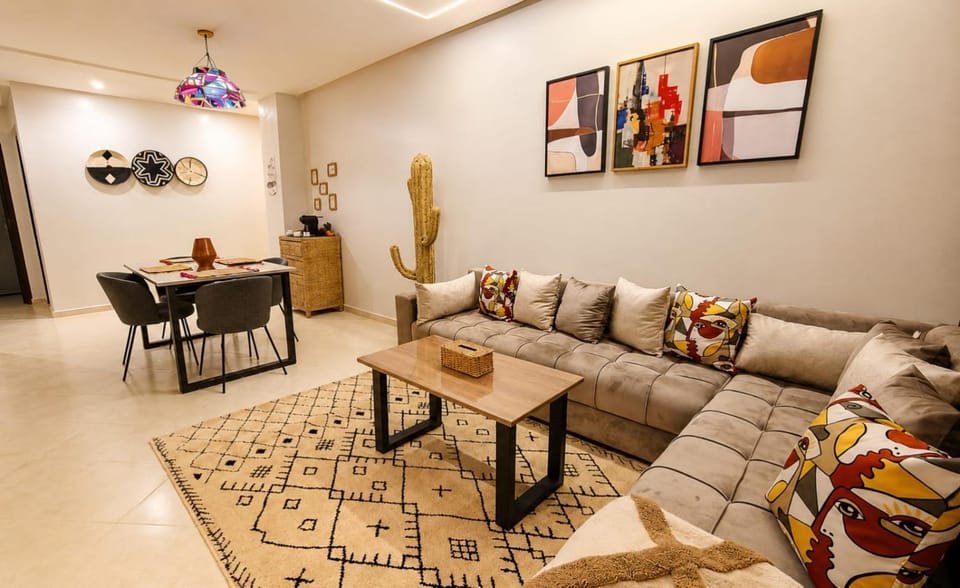 Living room, Dining area
