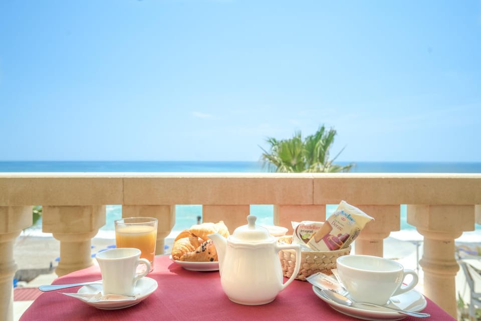 Sea view, Breakfast