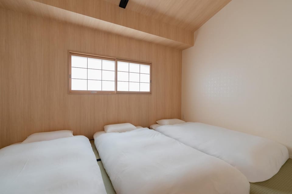 鶴Inn 鶴橋駅徒歩3分 難波 梅田 天王寺 関西空港 奈良へ直通 贅沢な和モダン一軒家 花間居 House in Osaka