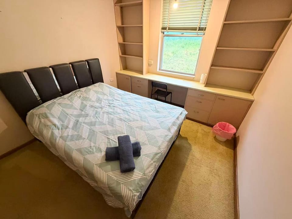 Spacious Epping Home - Excellent Transport Location Vacation rental in Sydney