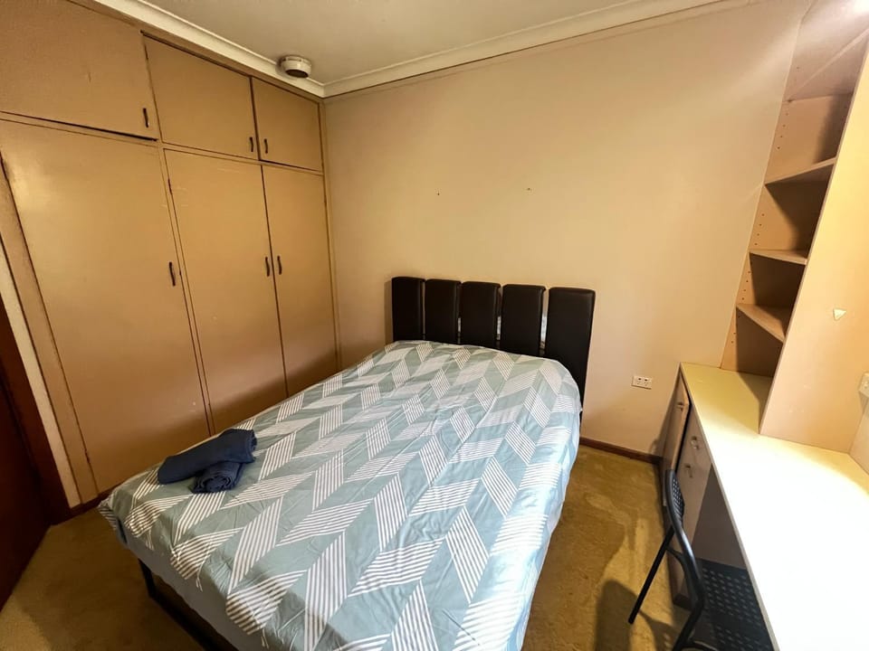 Spacious Epping Home - Excellent Transport Location Vacation rental in Sydney