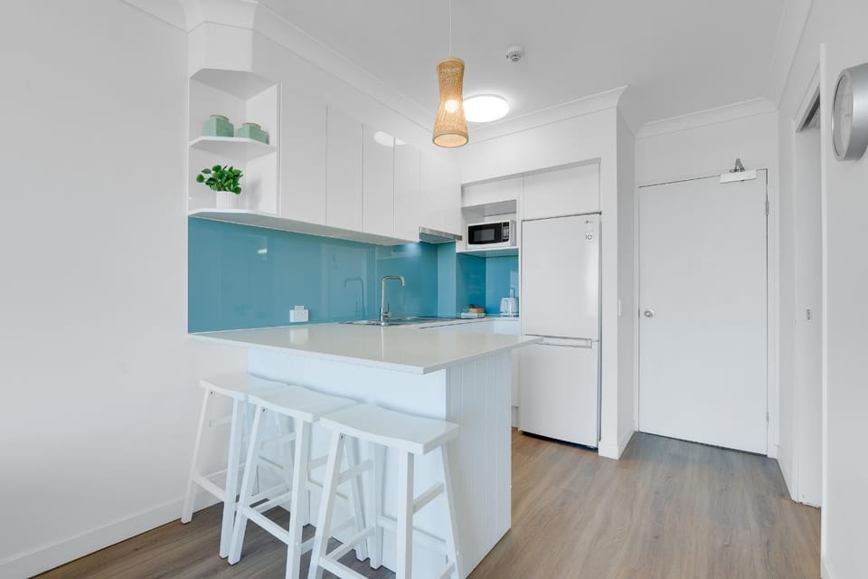 Luxe 1BR Gold Coast Escape with Hinterland Views Apartment in Surfers Paradise