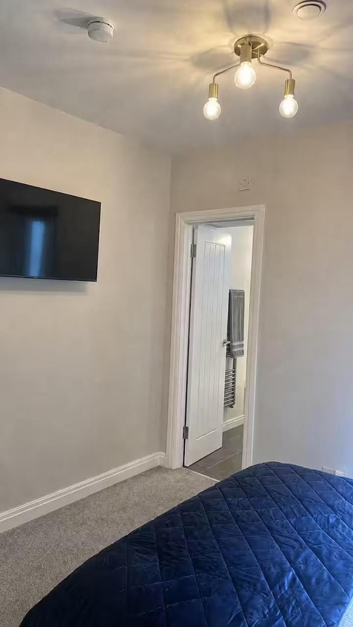 #217 Charming Rawden Place Flat - Sleeps 4 Apartment in Cardiff