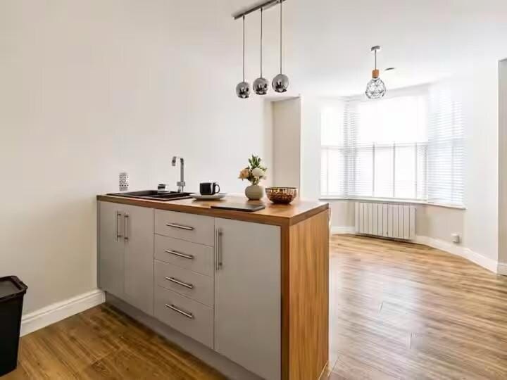 #217 Charming Rawden Place Flat - Sleeps 4 Apartment in Cardiff