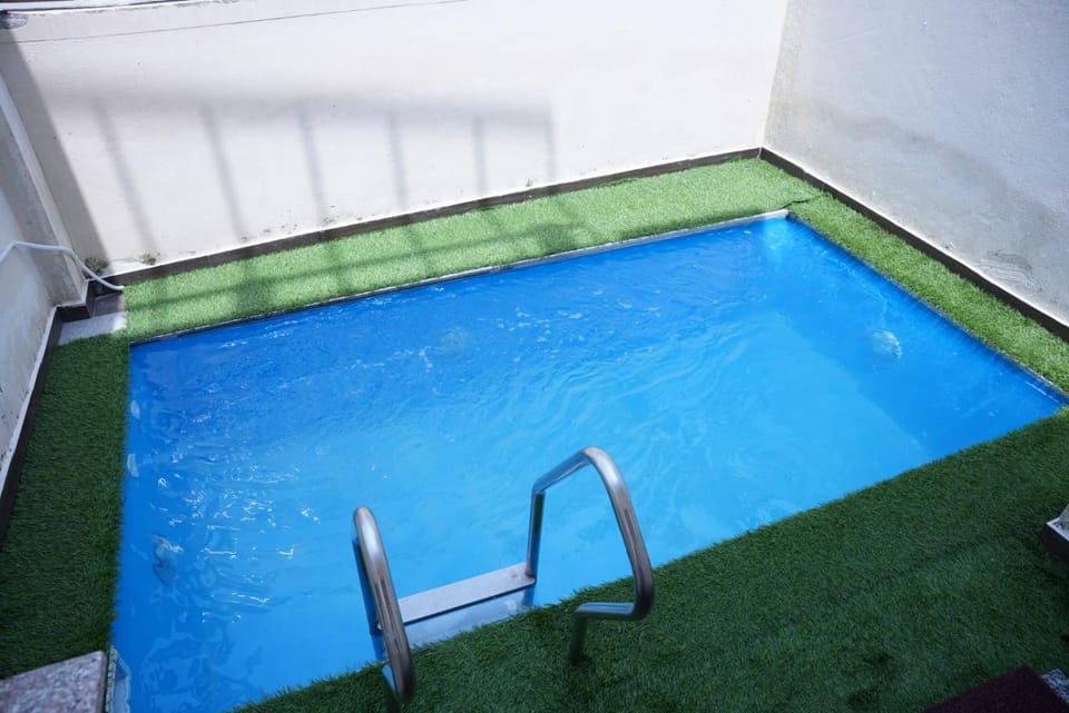 Pool view, Swimming pool, Swimming pool, sunbed