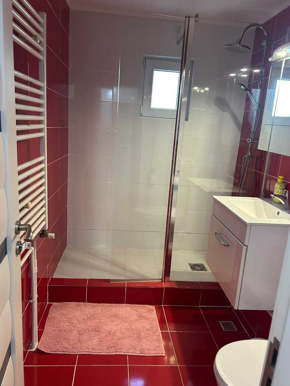 Shower, Toilet, Bathroom