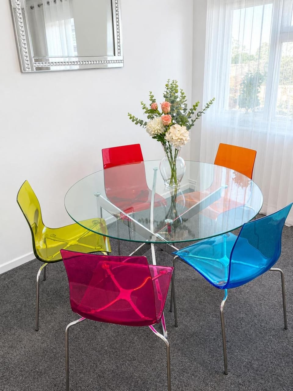 Seating area, Dining area