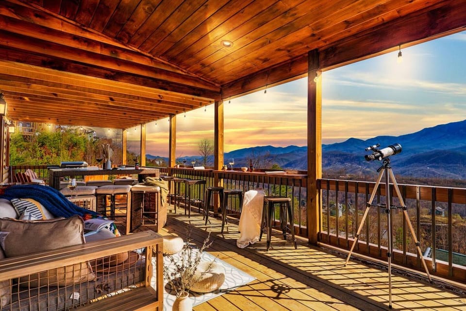 Patio, View (from property/room), Mountain view, Sunset