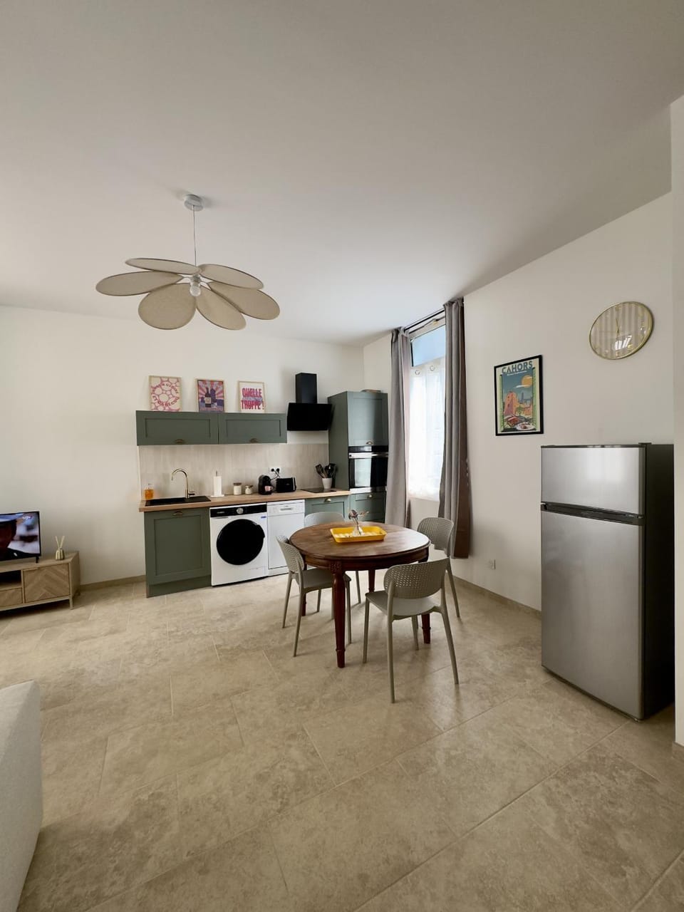 Kitchen or kitchenette, dishwasher, stove, washing machine