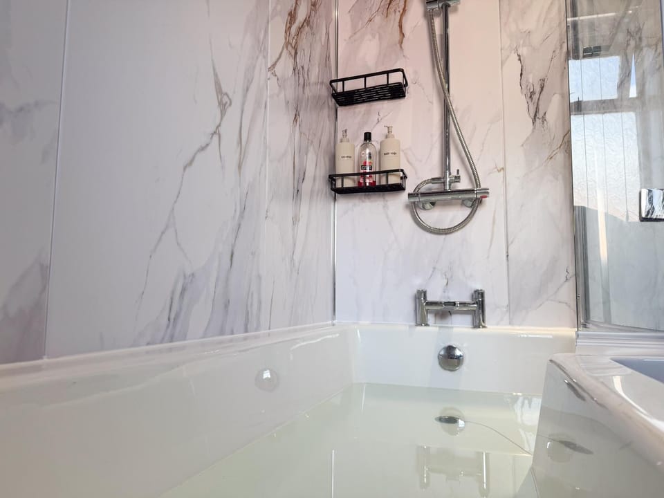 BreckonHill House 4BR Entire Home Apartment in Middlesbrough