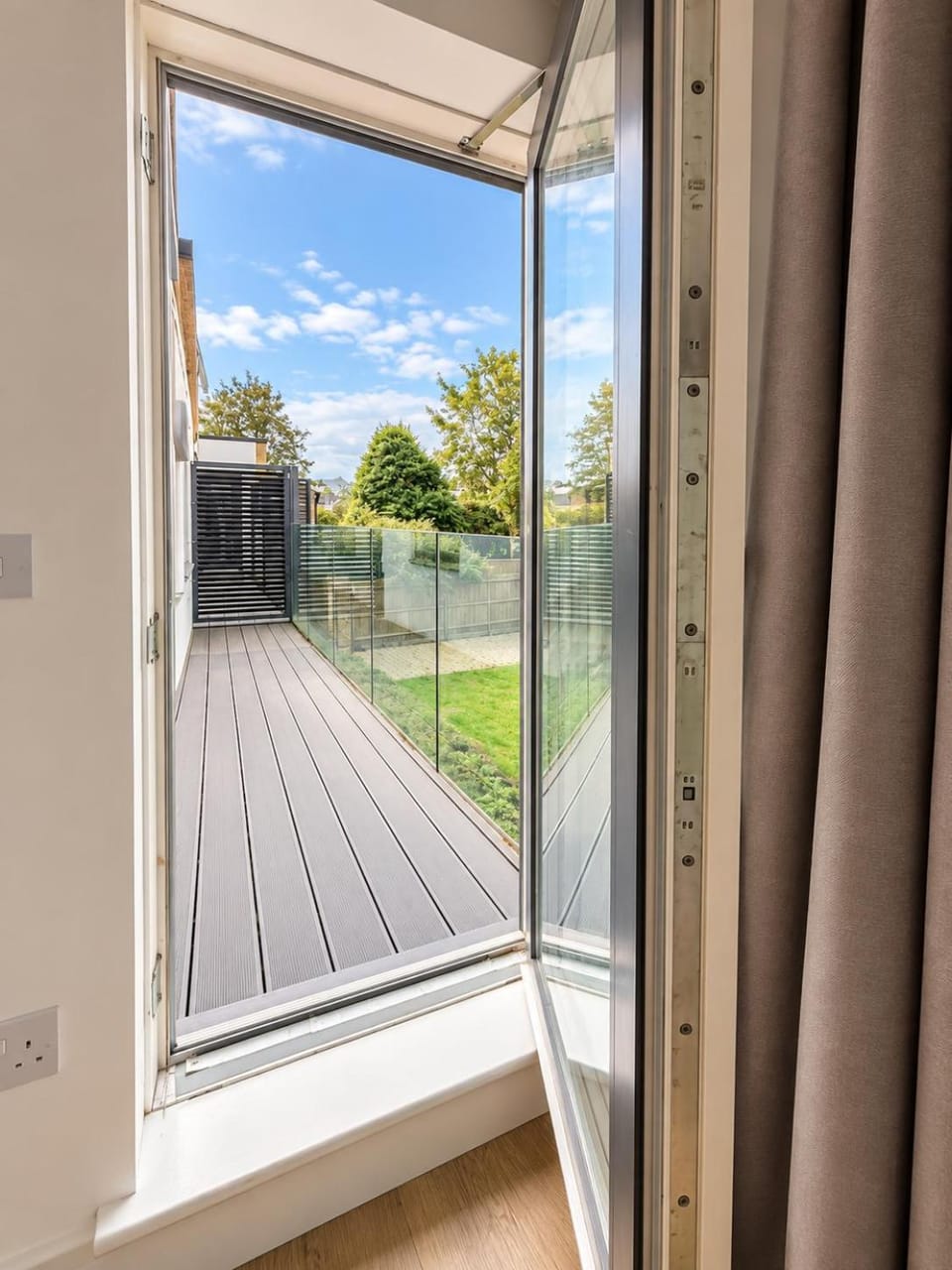 Cambridge City Apartments - Parking Available Apartment in Cambridge
