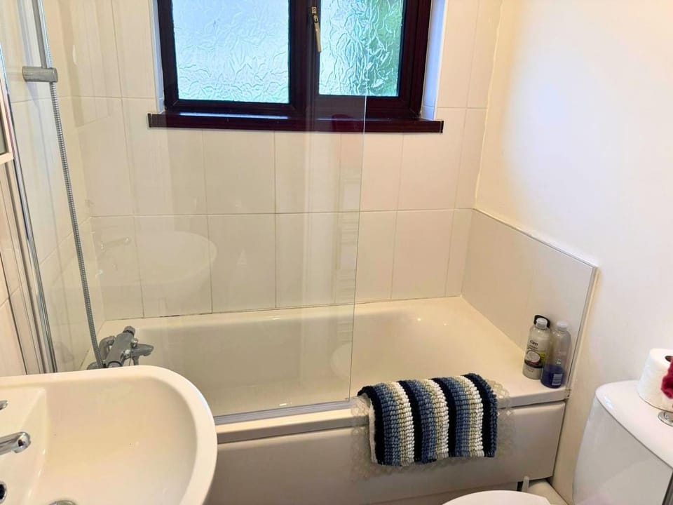 Cosy and Central Belfast Home with Parking House in Belfast