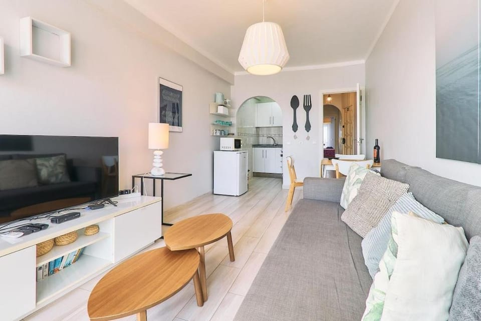 Apartment Margit mit Meerblick - 50m vom Strand Apartment in Praia de Armação de Pêra