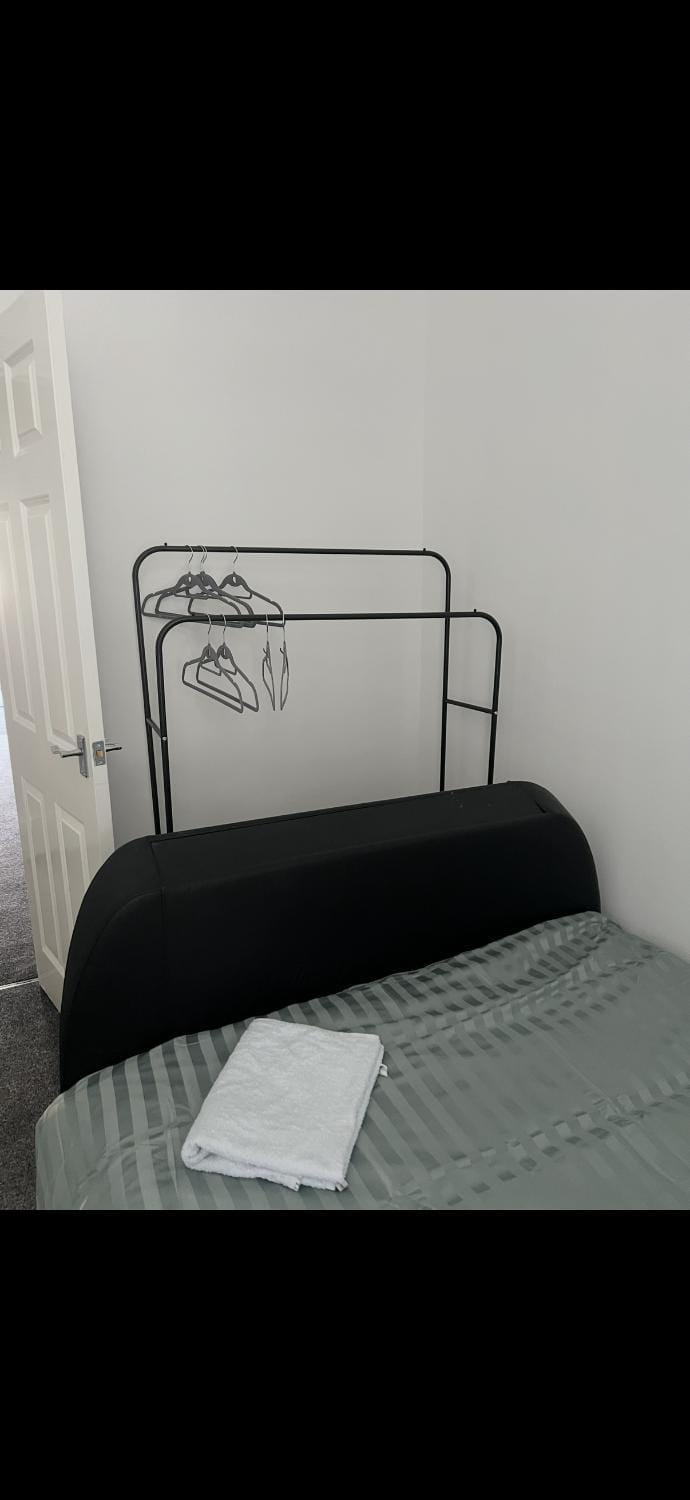 Spacious and stylish apartment in South Shields, near the beach, funfair, south tyneside hospital, and Tyne tunnel, workers welcome House in South Shields