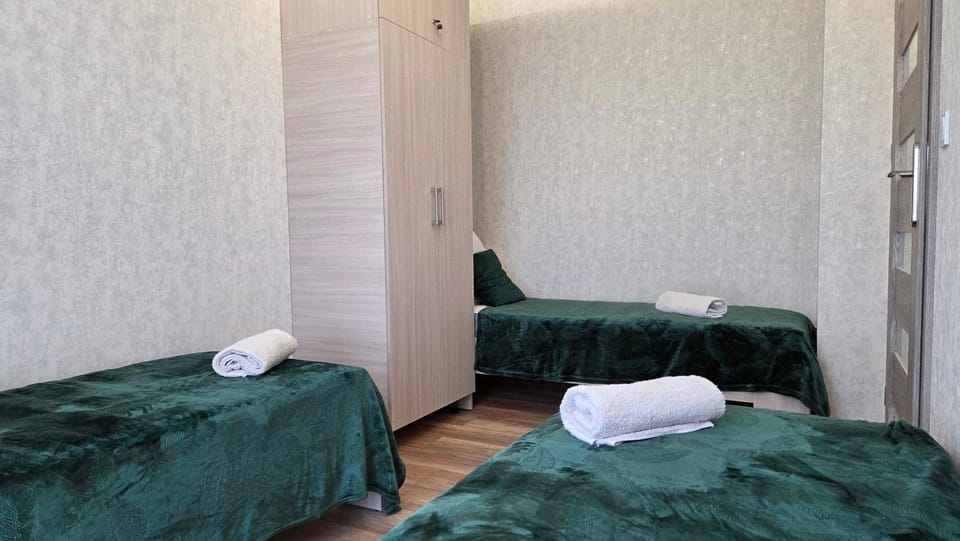 Bed, Photo of the whole room, Bedroom, towels