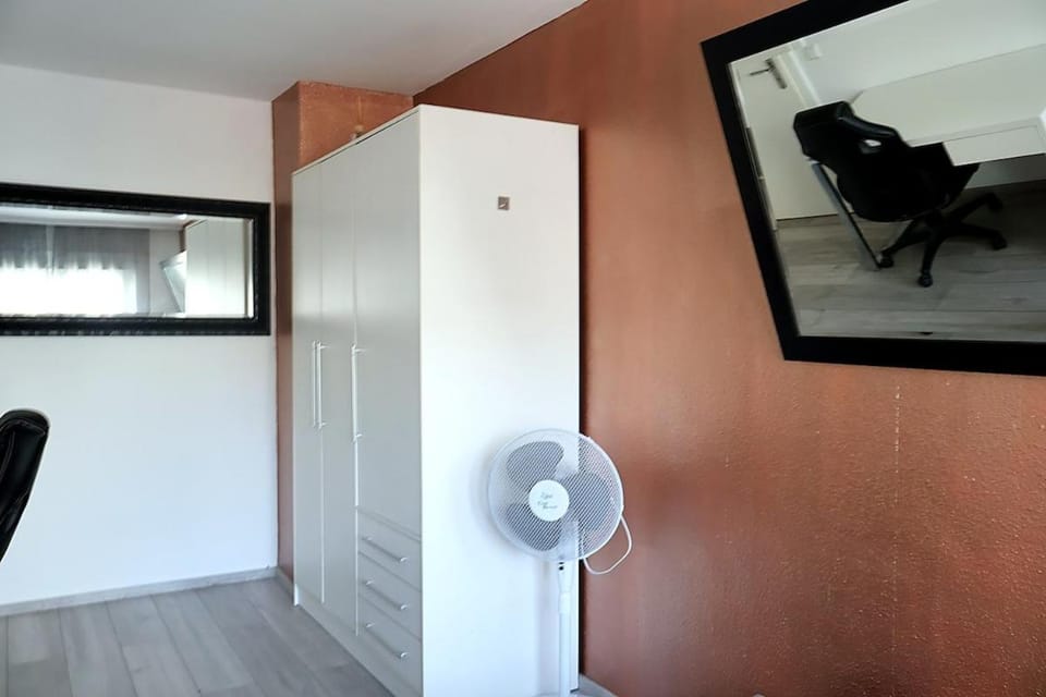 3 Zimmer Wohnung in der Stadt mit Balkon Apartment in Pforzheim